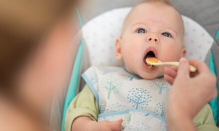 ¿Qué puede comer un bebé según su edad? Guía completa